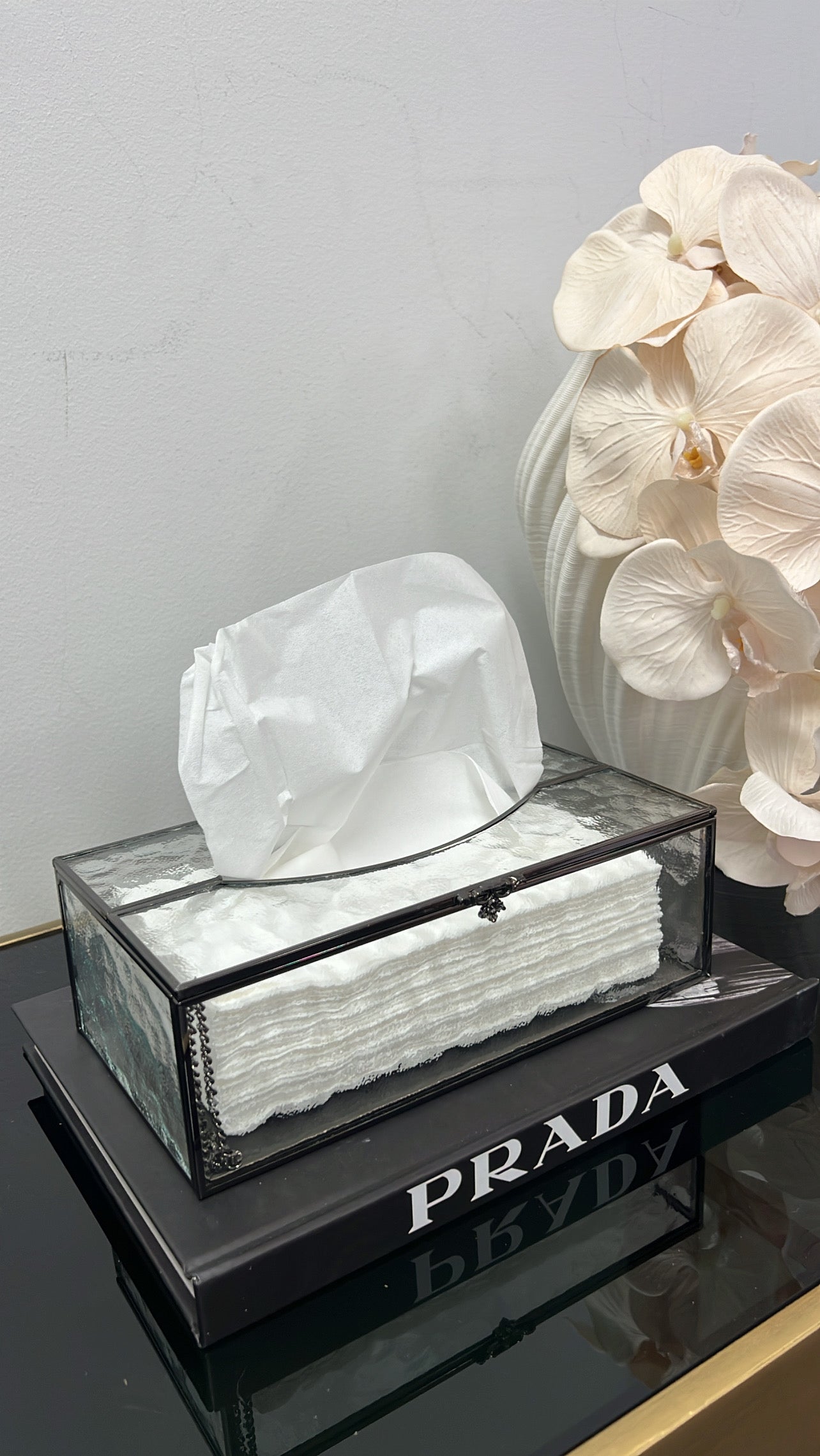 Naya black tissue box