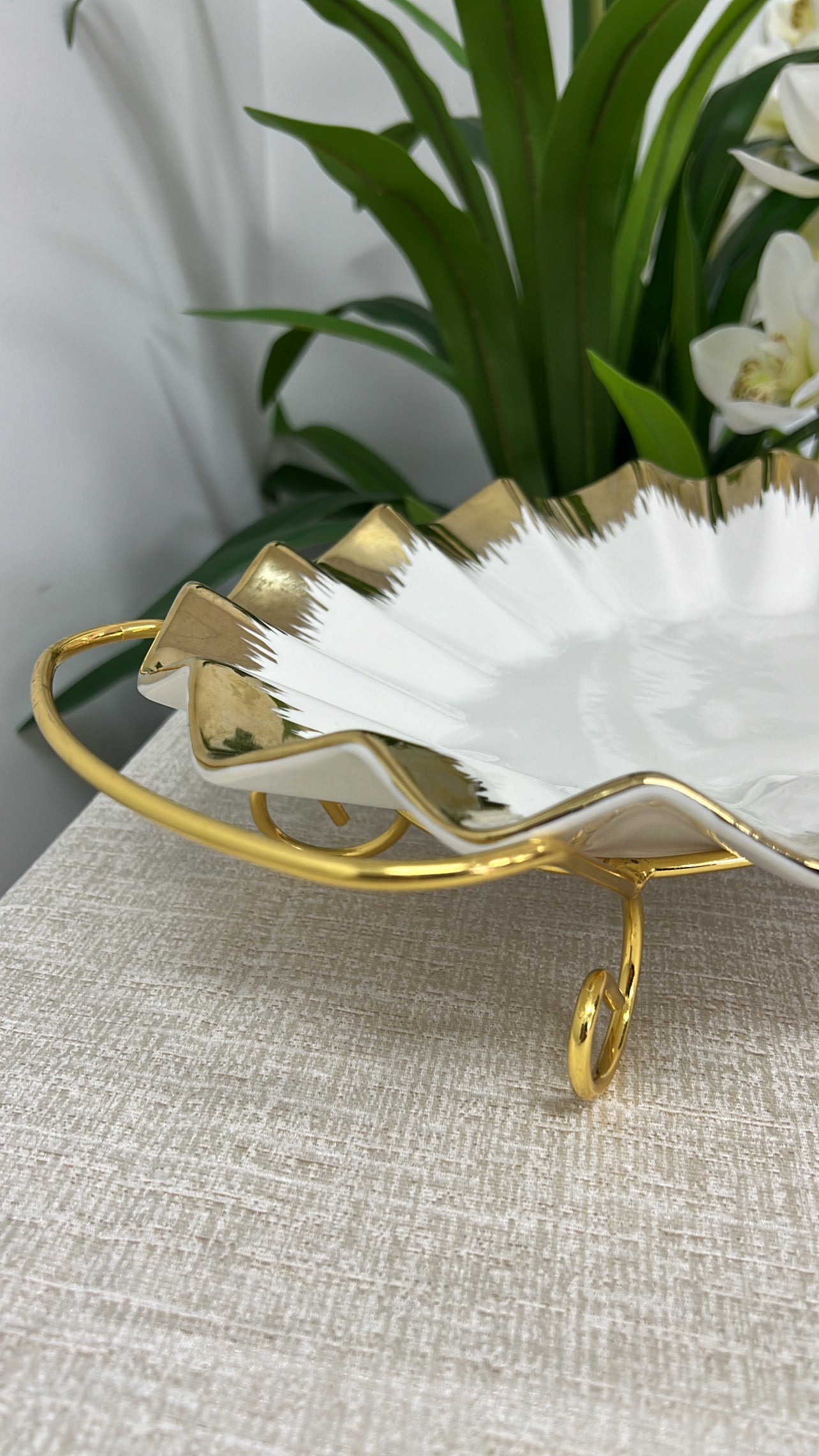 White and gold rack serving platter