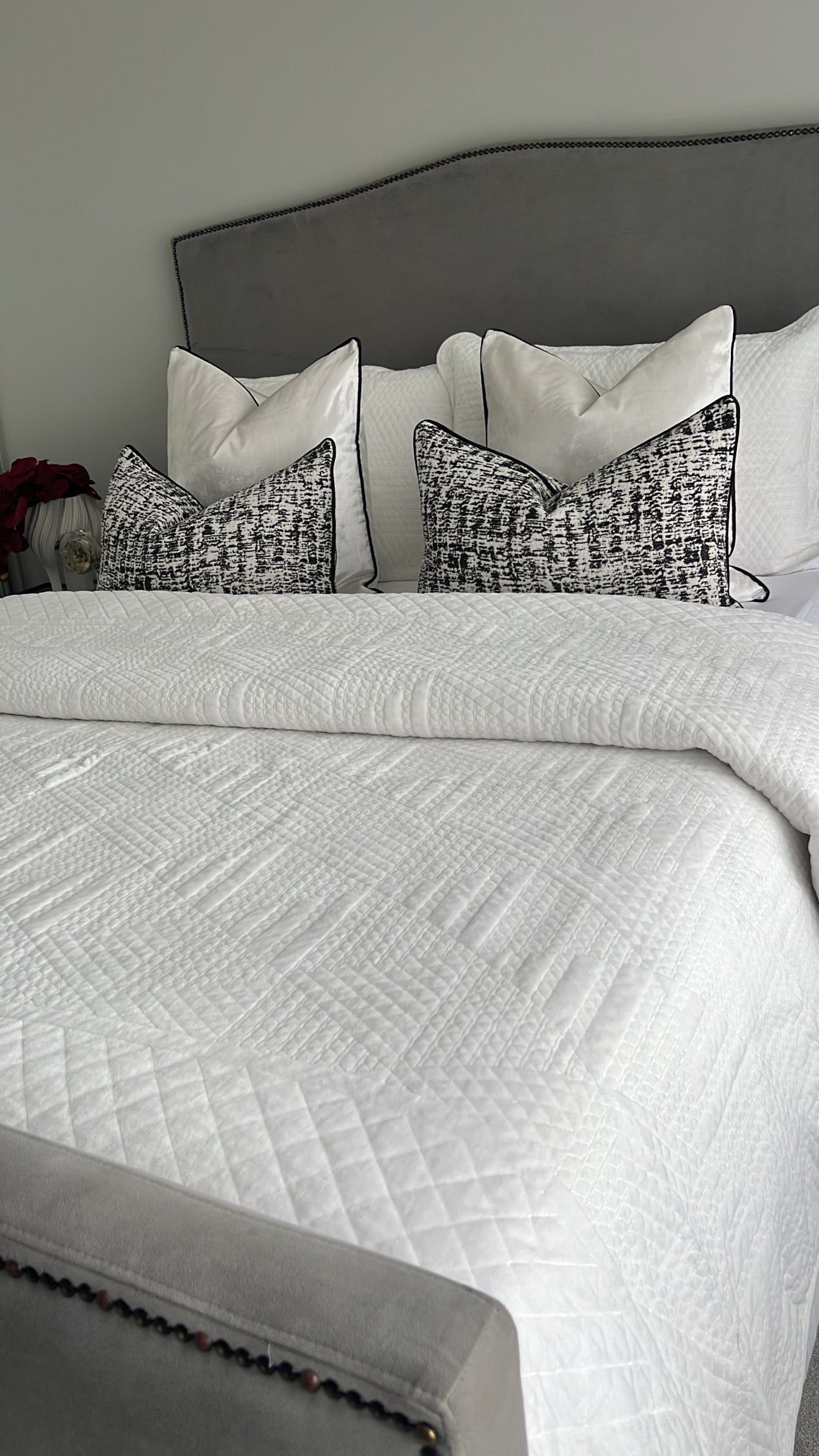 Luxe ivory - white double sided Coverlet queen / king