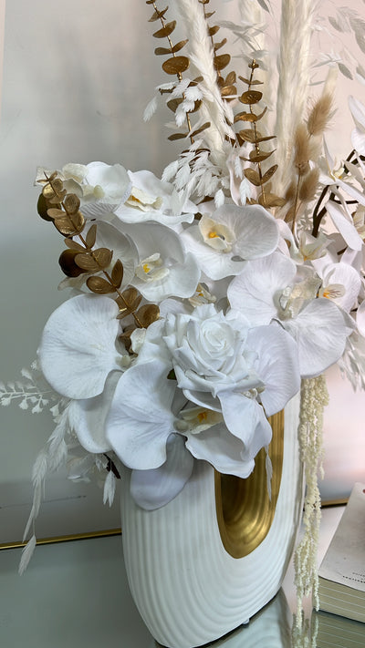 Amara floral arrangement - Luscious Homewares