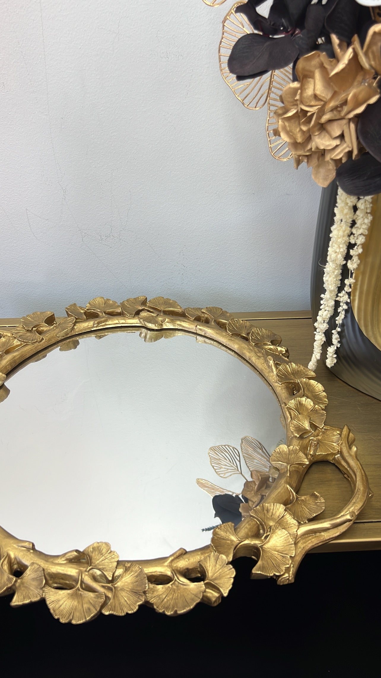 Ginkgo round gold mirrored tray