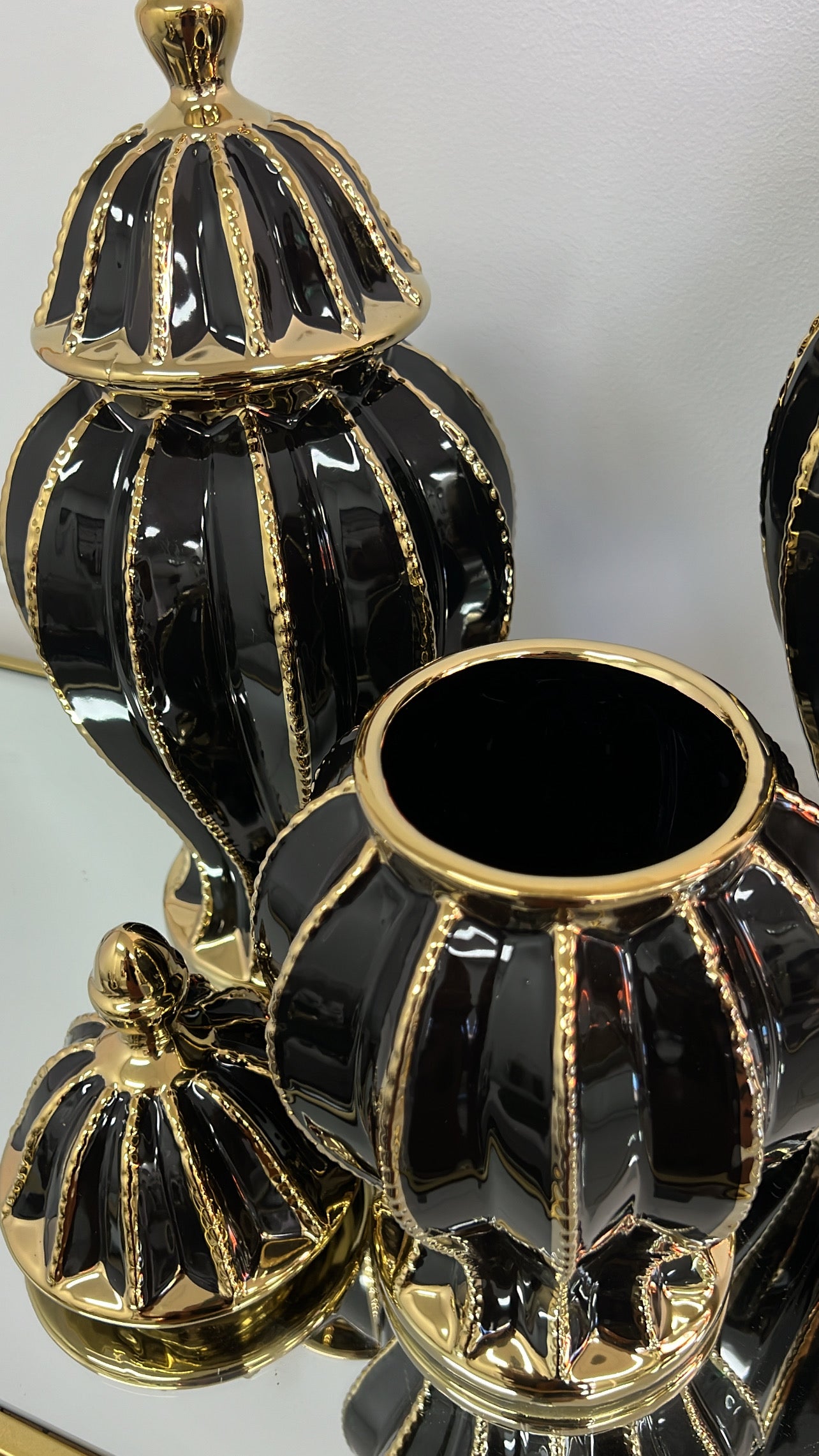 Jamel black ginger jars - Luscious Homewares