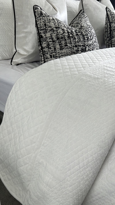 Luxe ivory - white double sided Coverlet queen / king