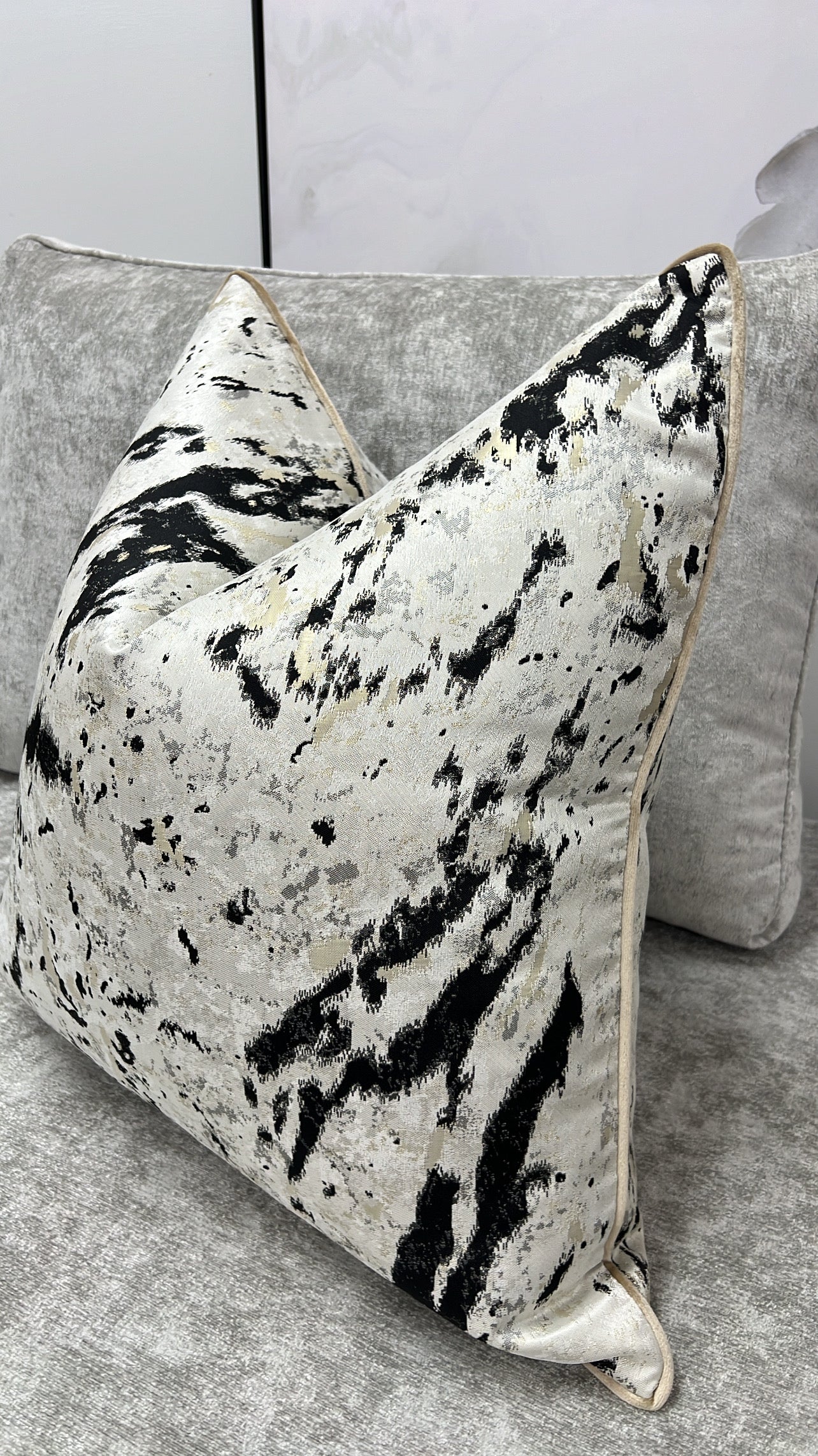 Cougar cushion  55x55 - Luscious Homewares