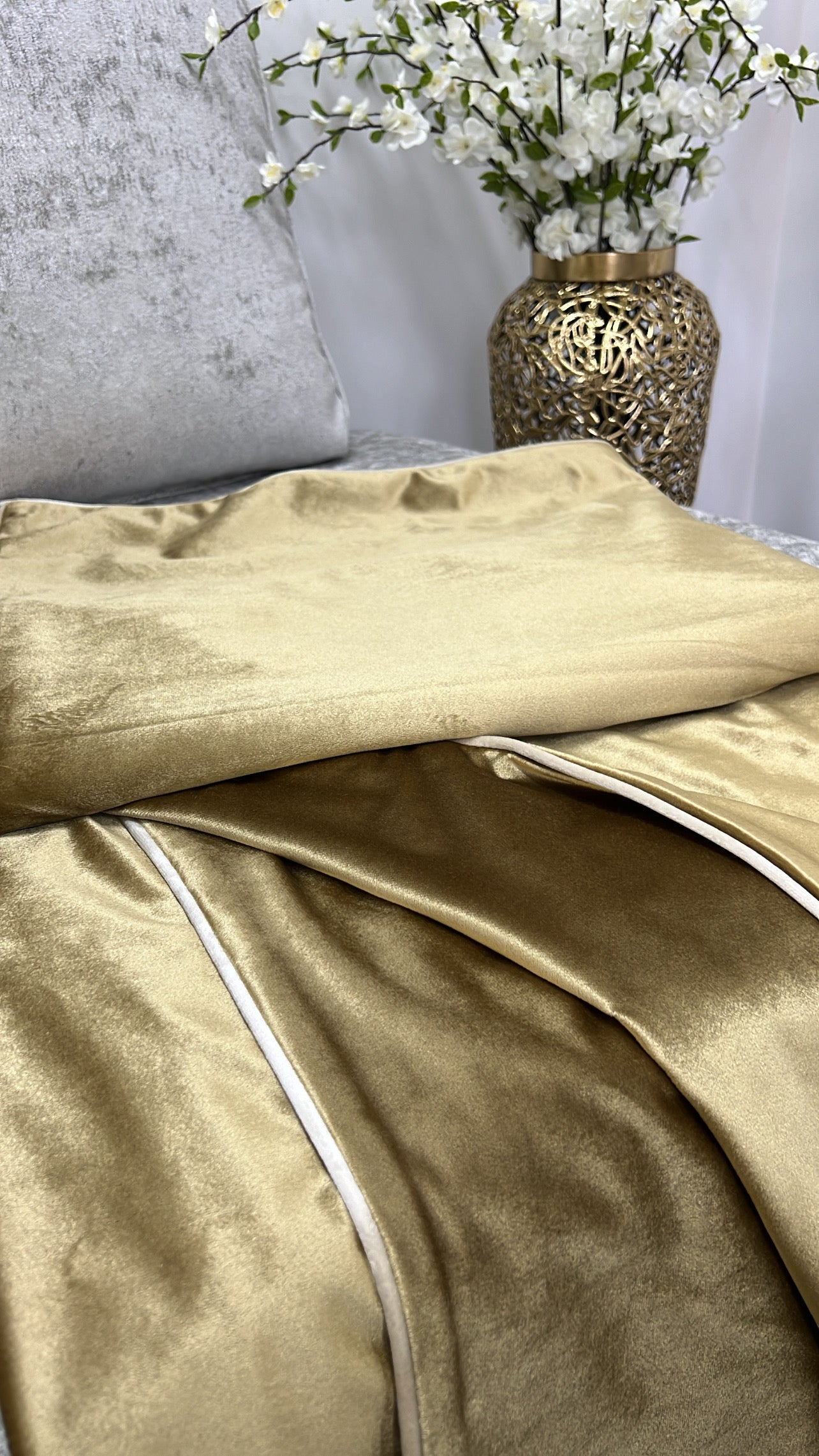 Luxury brushed gold throw 140x200cm - Luscious Homewares