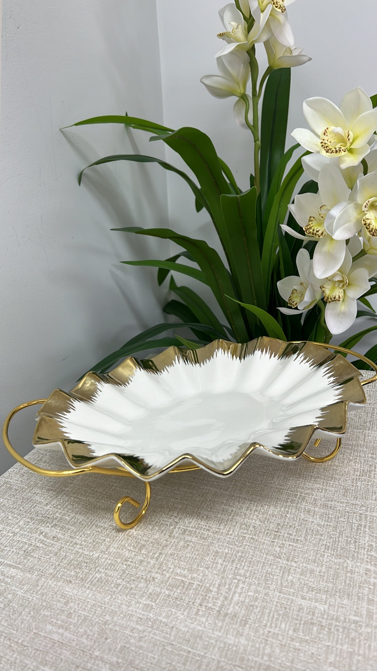 White and gold rack serving platter