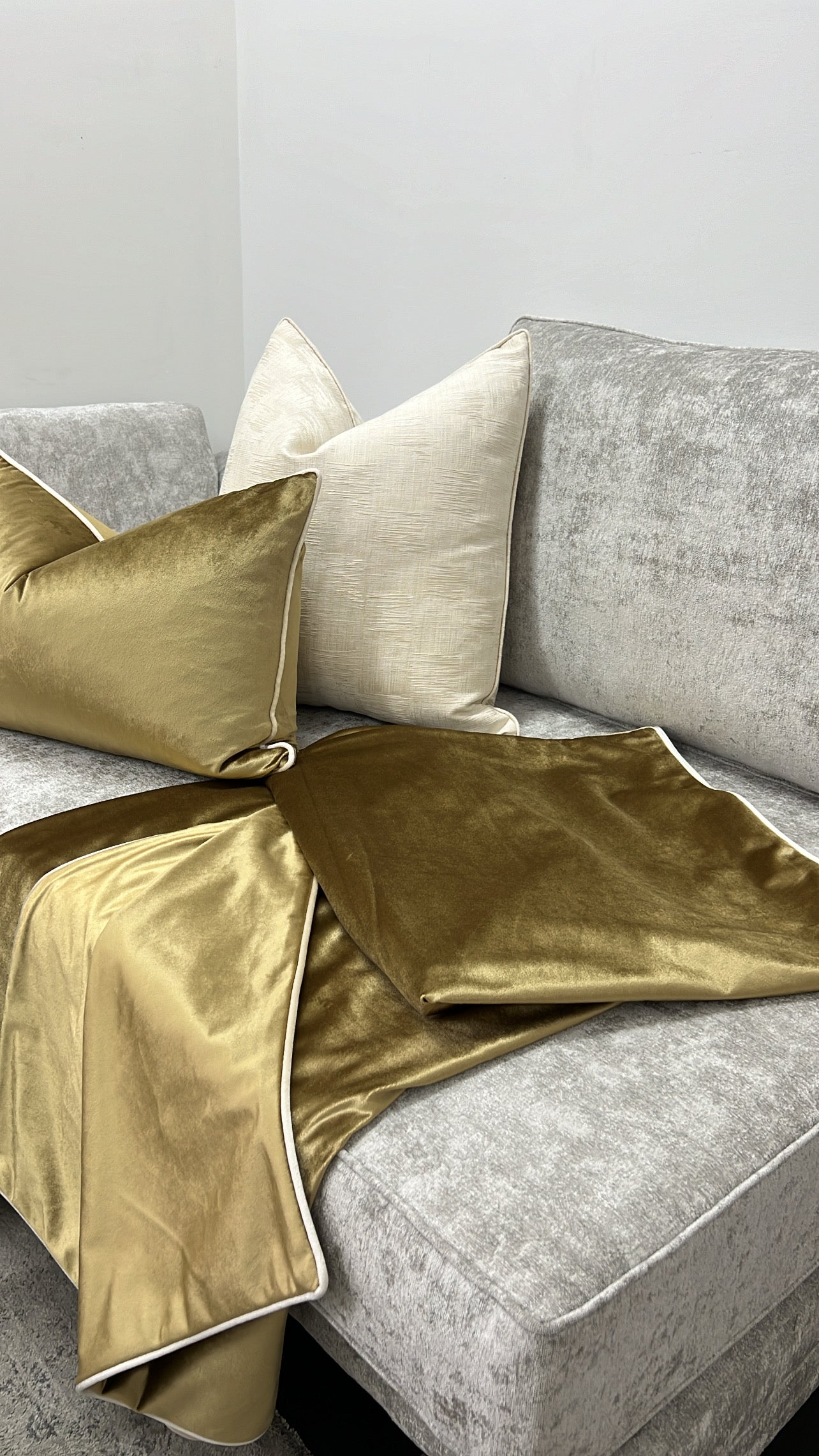 Luxury brushed gold throw 140x200cm - Luscious Homewares