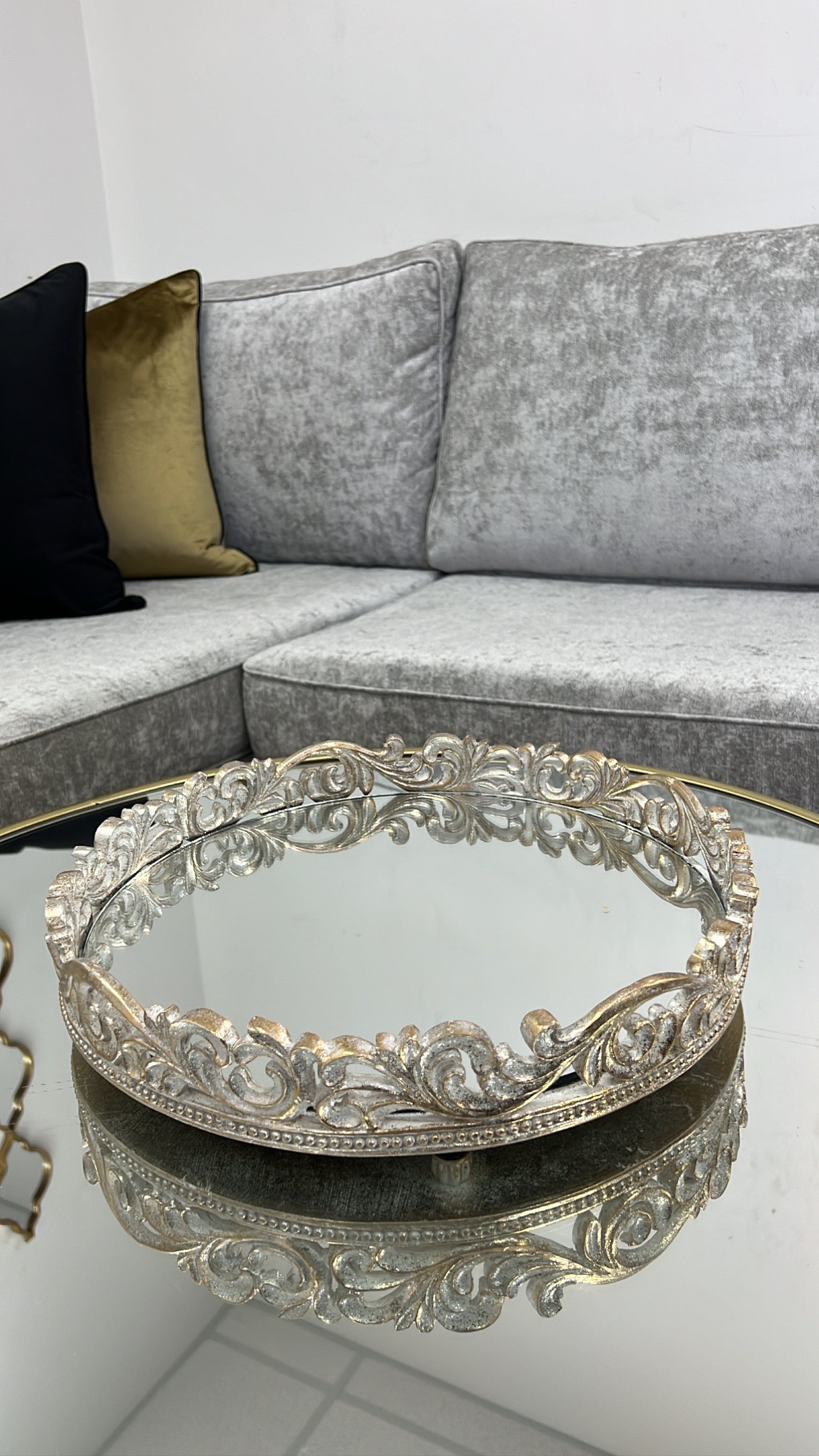 Victoria round tray champagne - Luscious Homewares