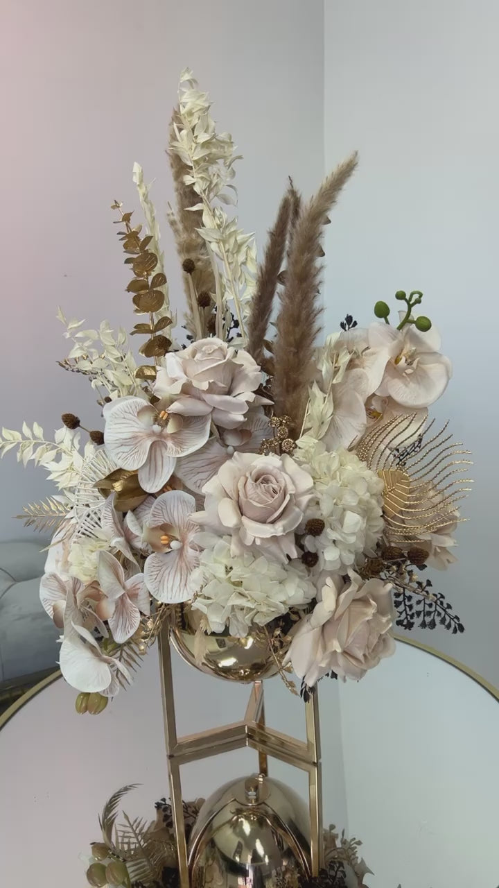 Tulin floral arrangement