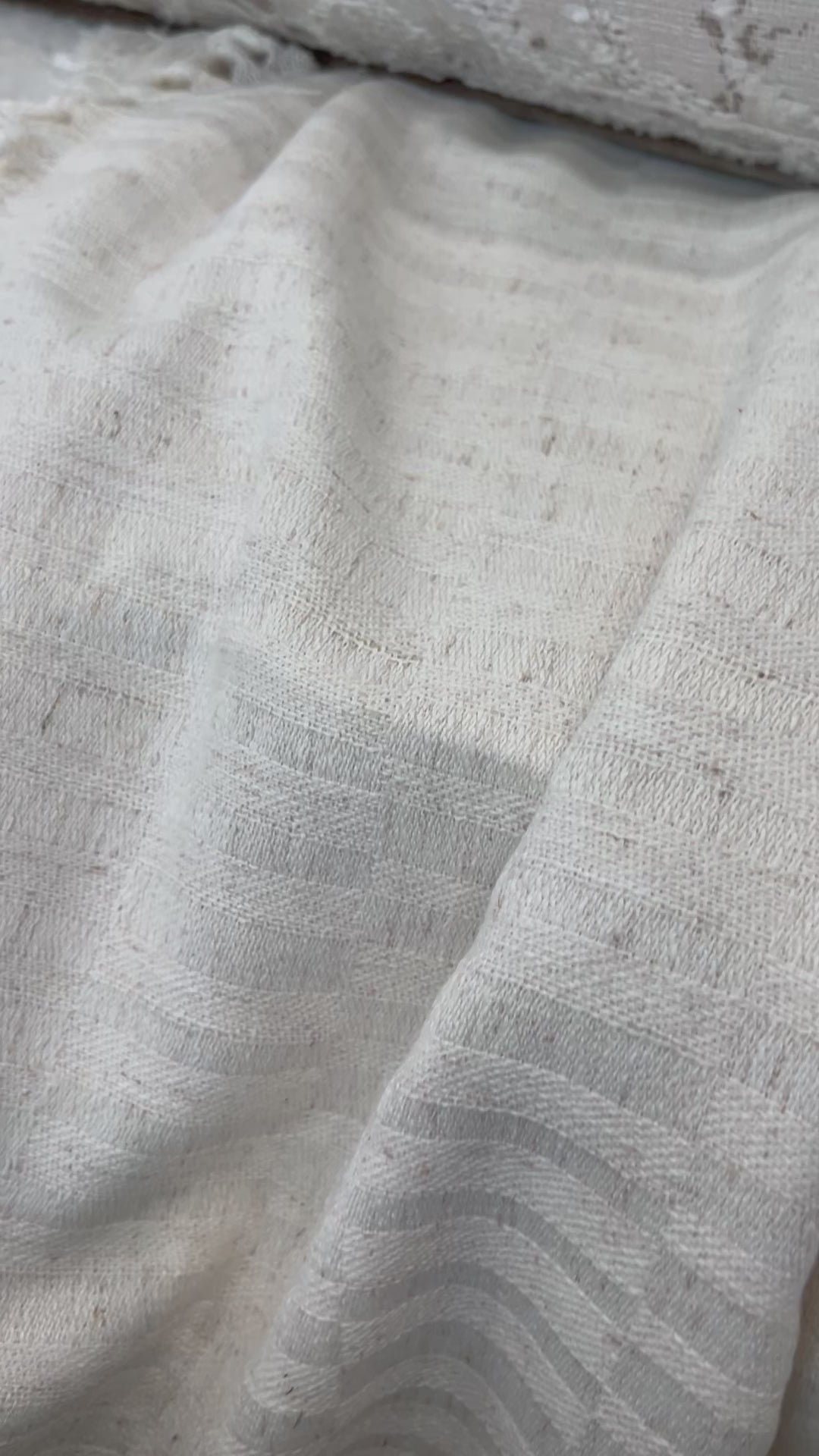 Dove neutral Throw