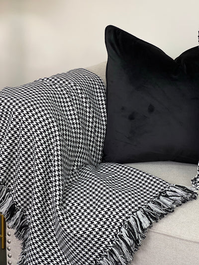 Giana Throw black - Luscious Homewares