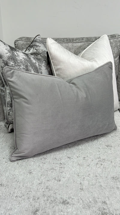 Amaya luxe velvet silver 40x60 - Luscious Homewares